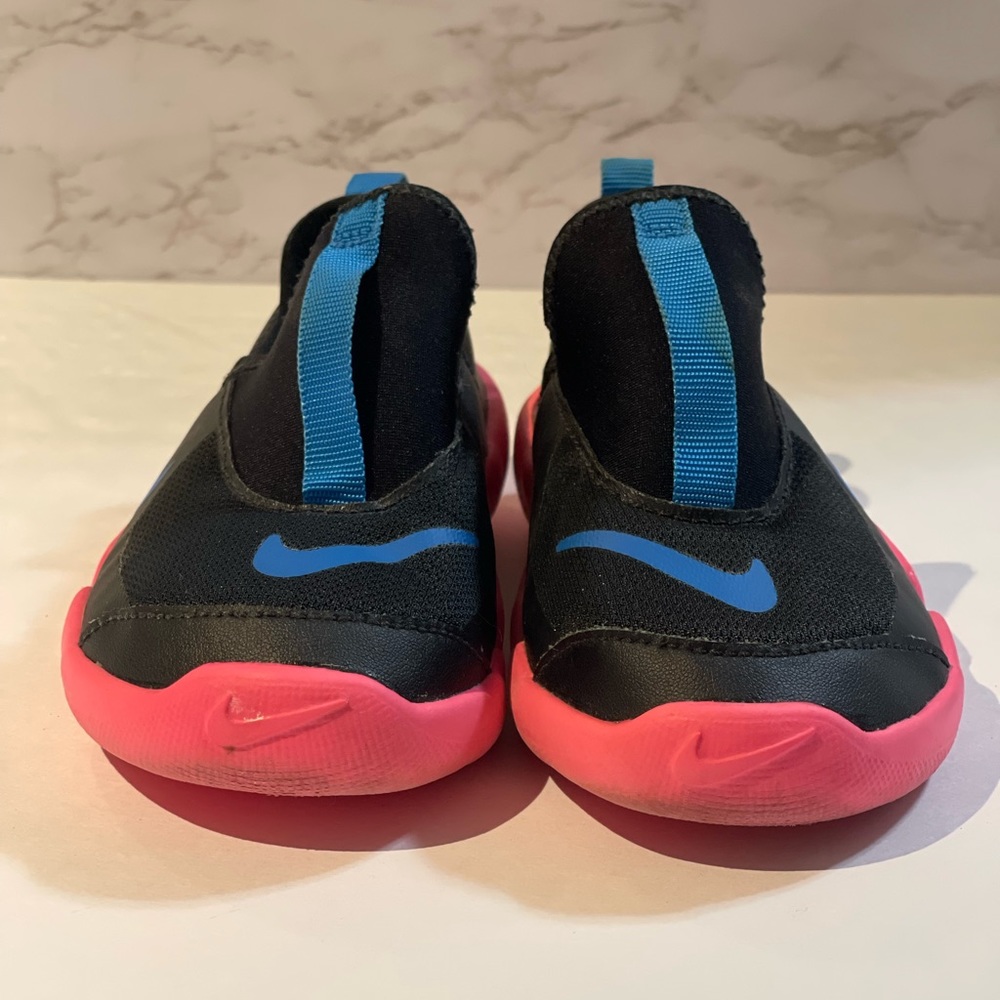 Toddler Nike slip on sneakers